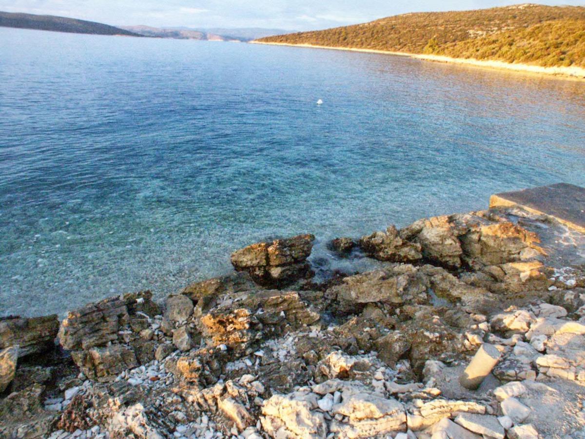 Apartments By The Sea Maslinica, Solta - 774 Grohote المظهر الخارجي الصورة