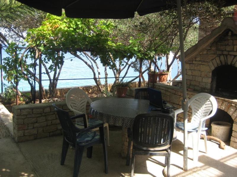 Apartments By The Sea Maslinica, Solta - 774 Grohote المظهر الخارجي الصورة
