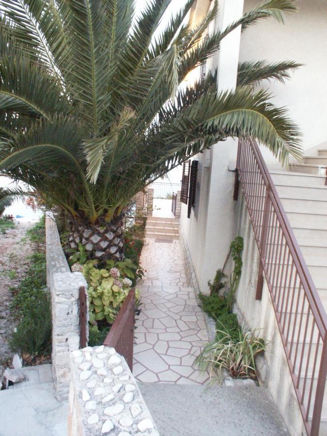 Apartments By The Sea Maslinica, Solta - 774 Grohote المظهر الخارجي الصورة