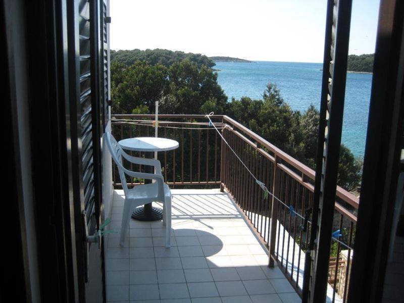 Apartments By The Sea Maslinica, Solta - 774 Grohote المظهر الخارجي الصورة