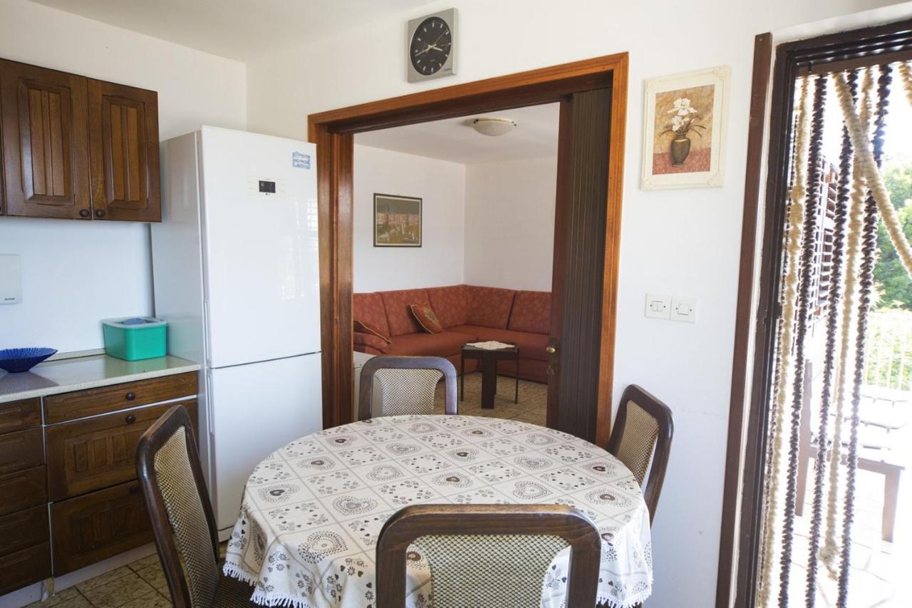 Apartments By The Sea Maslinica, Solta - 774 Grohote المظهر الخارجي الصورة
