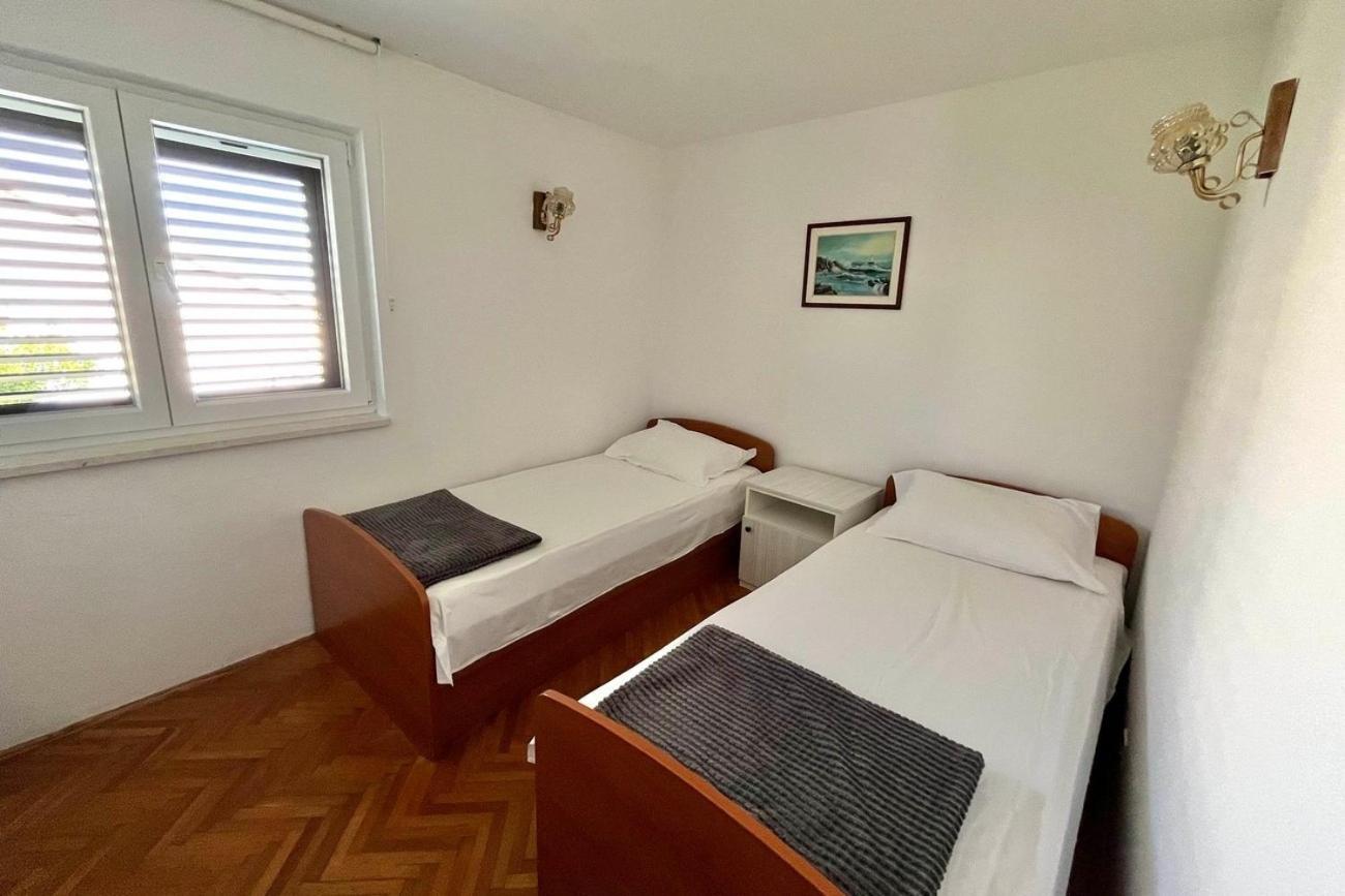 Apartments By The Sea Maslinica, Solta - 774 Grohote الغرفة الصورة